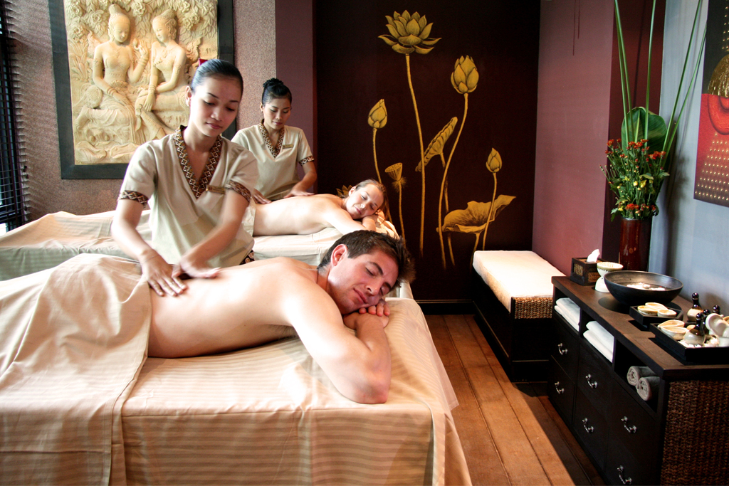 Massage californien : métier, formation et cadre en France